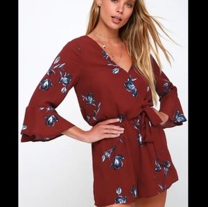 Lulu's Flirty V-neck Romper Size Medium Floral Ruffle Shorts